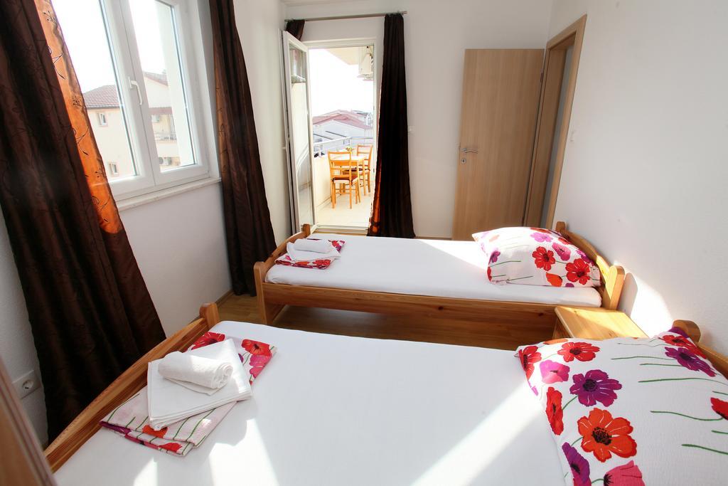 Apartments Villa Karlo Kaštela Kültér fotó